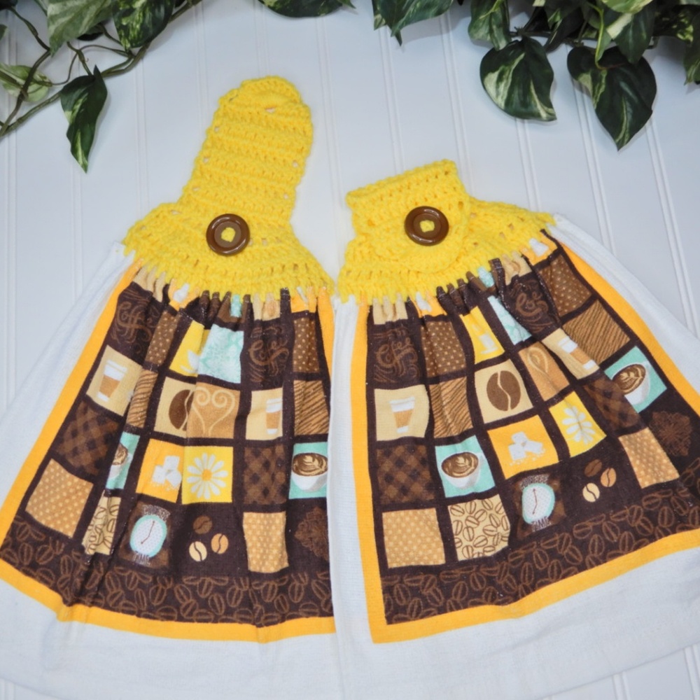 Crocheted Handle Towel Set of 2